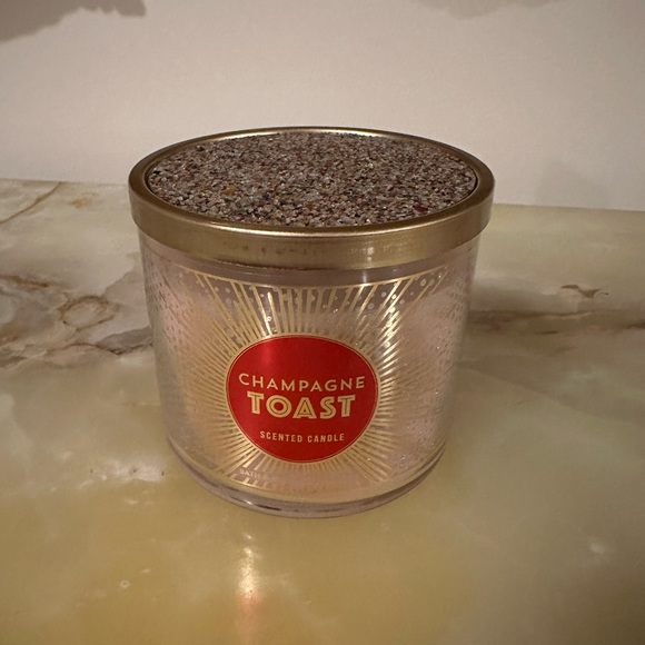 BATH & BODY WORKS VIP BOX SIGNATURE COLLECTION NEW - Picture 2 of 9